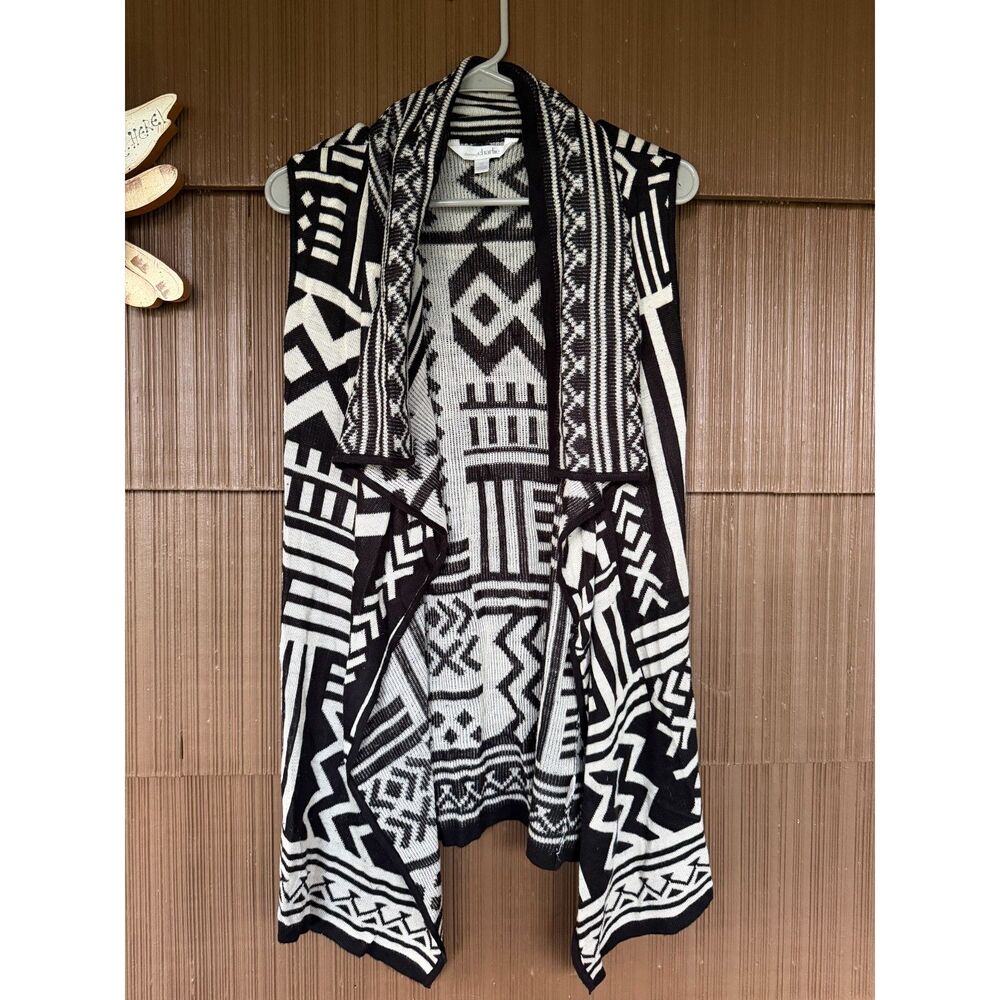 Charming Charlie Aztec Design Cardigan